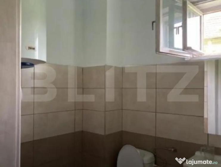 Casa de vanzare, cu 6 camere, 218,44 mp, zona Tasnad - 2