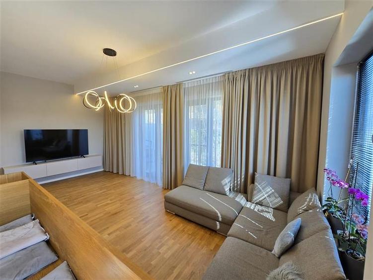 Otopeni, vila moderna 5 camere - 2