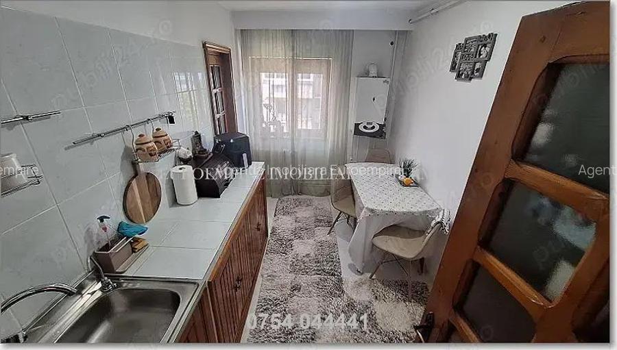 Apartament de vanzare in Constanta, Km 4 5 - 2 camere, 63 mp