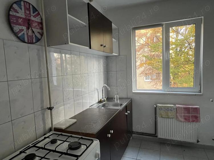 Privat, vand apartament 3 camere, str. Neptun, et. 2 4 - 6