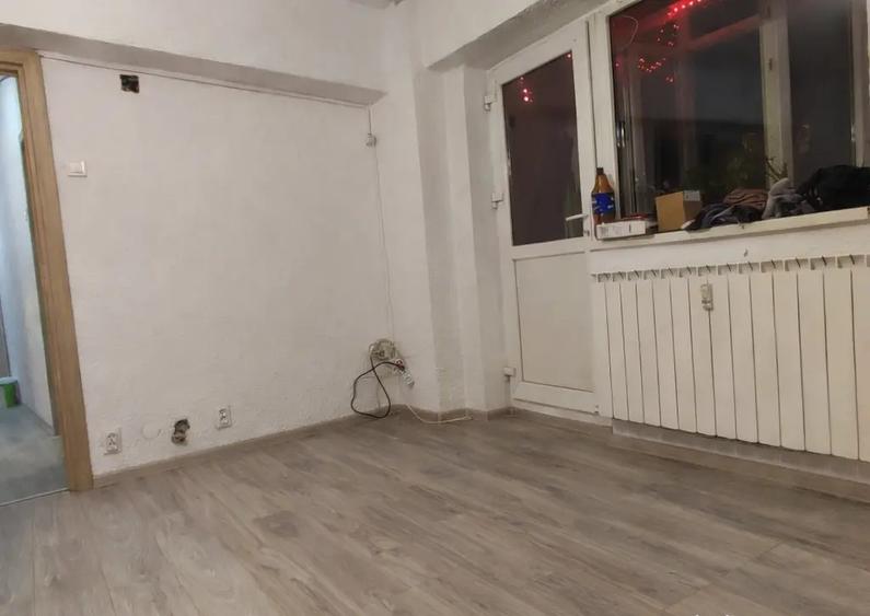 Proprietar inchiriez Apartament 3 camere, renovat, 1 min metrou + loc de parcare - 2