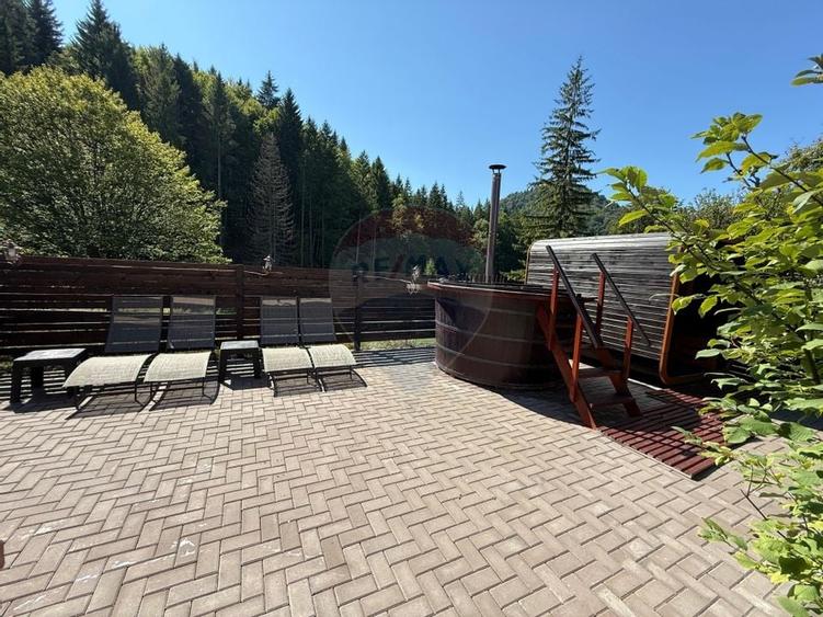 Pensiune cu 14 camere de vanzare Bucovina langa partia Pojorata Malini - 17