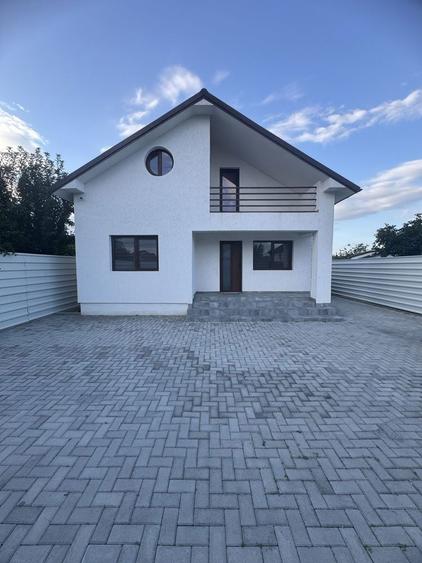 Casa noua Golesti Str Victoriei - 8