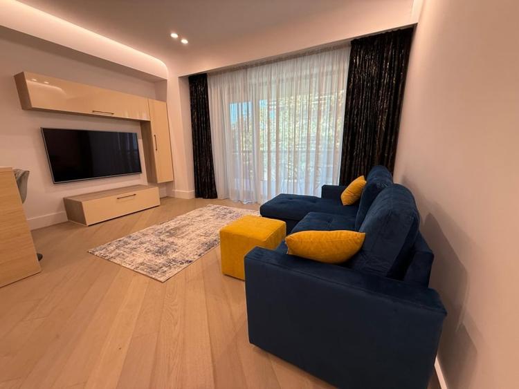 Cortina 126 Erou Iancu Nicolae Cambridge Jolie Ville - 2