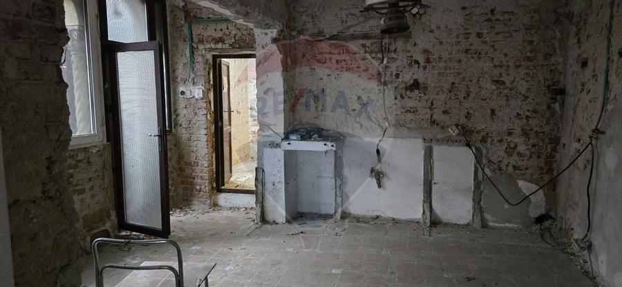 De vanzare | Casa cu 3-5 camere, necesita renovare | Zona Baicului - 6