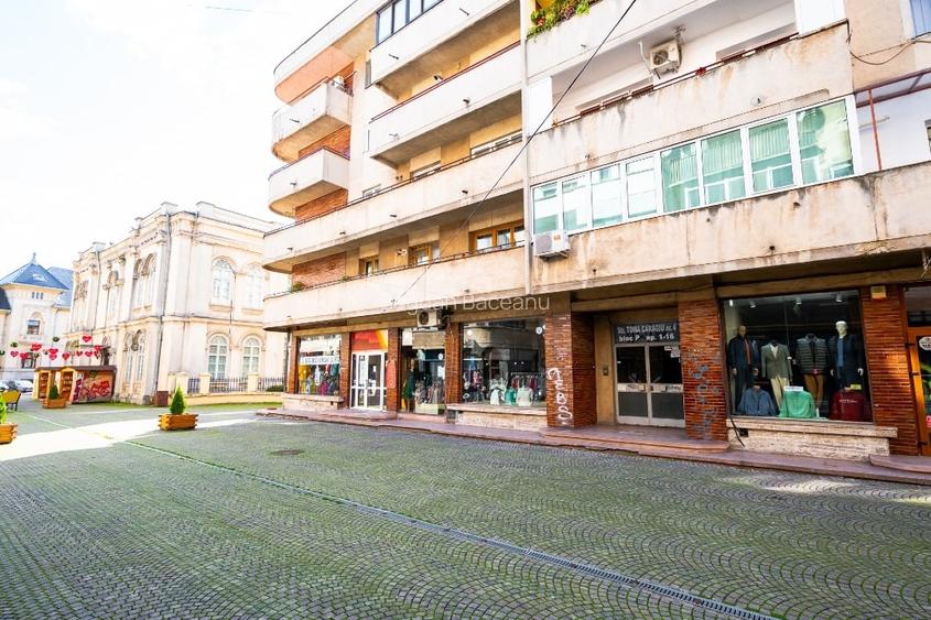 3 camere ultracentral renovat, 2 AC, centrala, loc parcare, curte interioara 3 camere ultracentral renovat, 2 AC, centrala, loc parcare, curte interioara