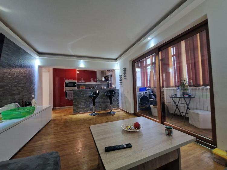 Navodari (Sud)- 3 camere decomandate, mobilat-utilat, etaj 3/4 - 5