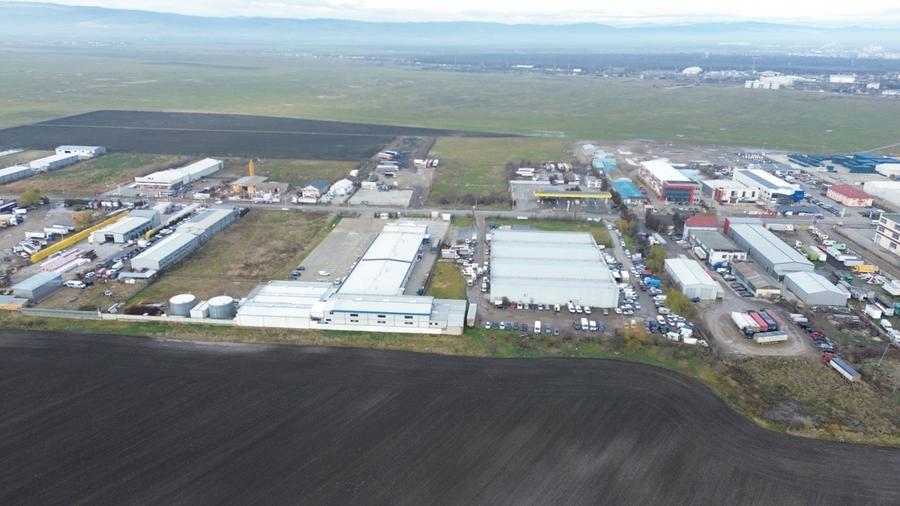 Teren intravilan 2,8 ha industrial deschidere 75 ml soseaua Constantei - 2