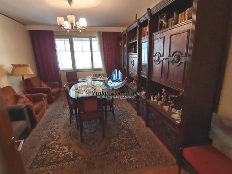 Apartament 4 camere (3decomandate+hol spatios) etaj 6 zona Maratei - 8