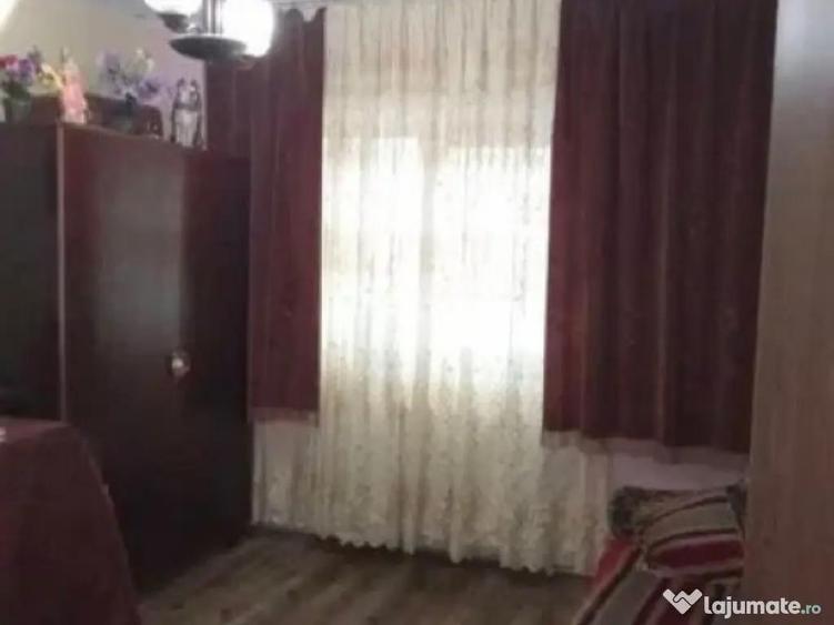 Apartament 3 camere, ultra central, Bals - 3