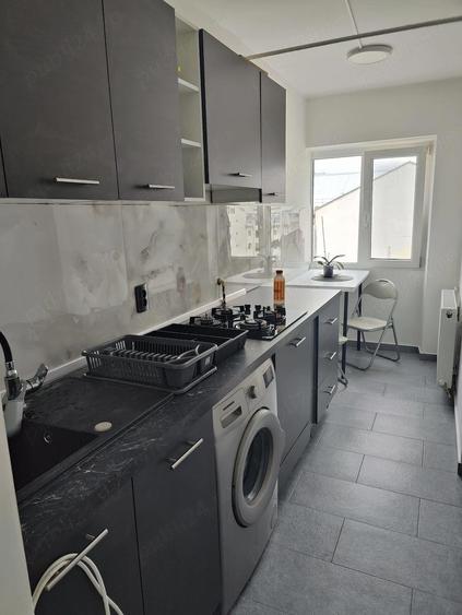 Garsoniera inchiriat 9 mai - 5