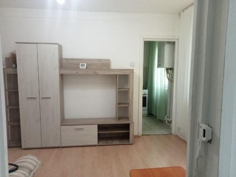 Copou, apartament trei camere  - 1