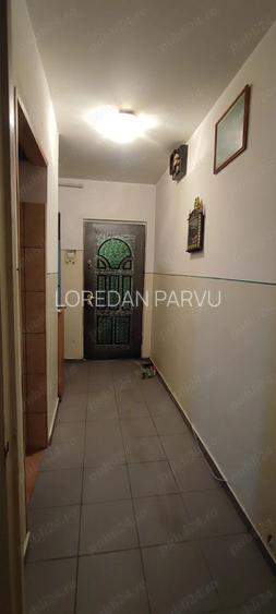 Vand apartament 3 camere Brasov(Noua) vis a vis de market Penny Noua Vand apartament 3 camere Brasov(Noua) vis a vis de market Penny Noua