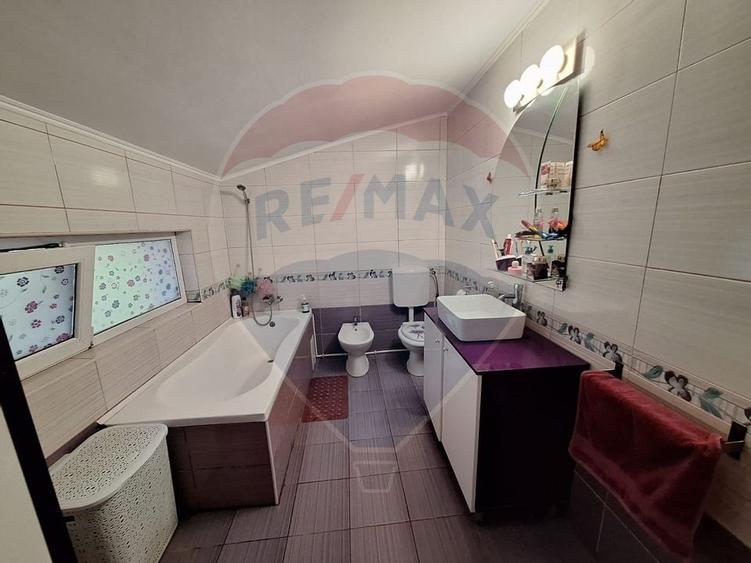 Apartament cu 3 camere de vanzare in Constanta - 13