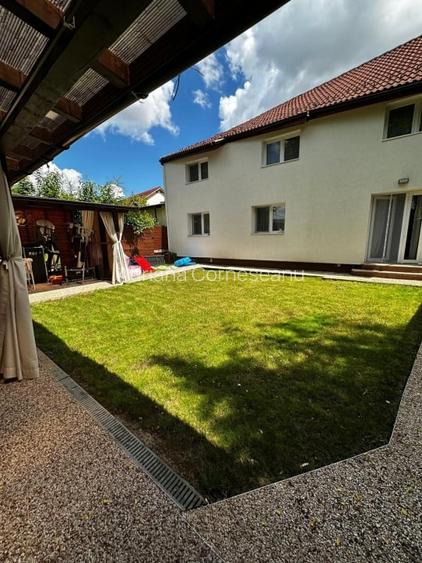 Casa P+E, curte, supraveghere video