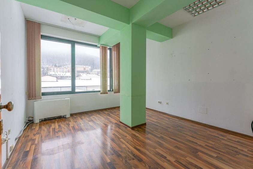 Spațiu birou individual în Brașov, Centru: 39 mp utili pe Strada N. Titulescu - 12