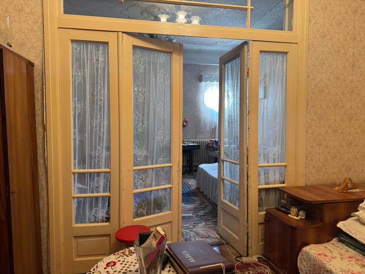 Vând apartament cu 2 camere str Mircea - 1