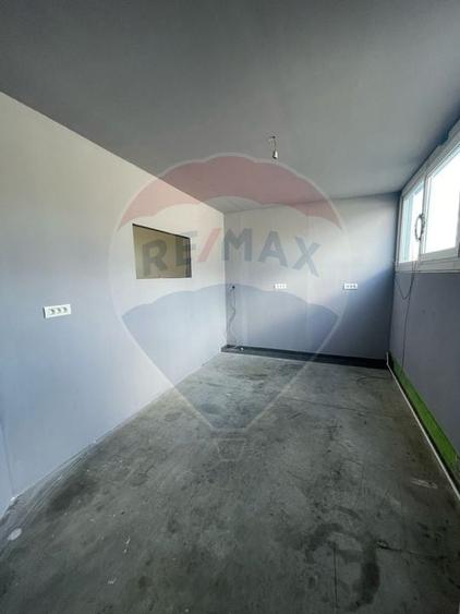 Spațiu industrial Parc Uta 1 - 227 mp utili - 6