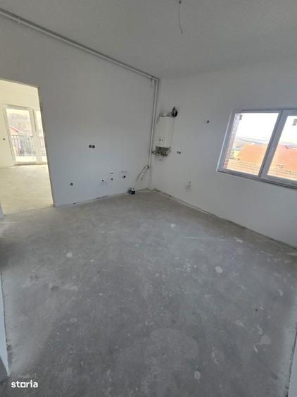 Apartament 2 camere Balcon 11,7m2 Baciu Posibilitate recompartimentare - 2