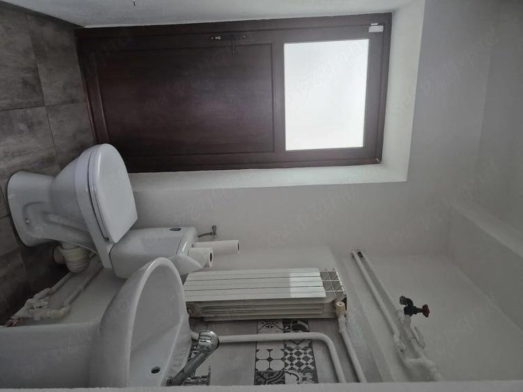 Inchiriere spatiu com sau de birouri in suprafata 30 mp -expunere directa la Str. Banu Maracine nr18 - 2