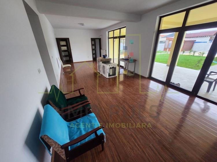 Timisoara. 914 Teren. 7 Bai. 2 Garaje. Zona Ciarda Rosie. Posibilitate rate - 6