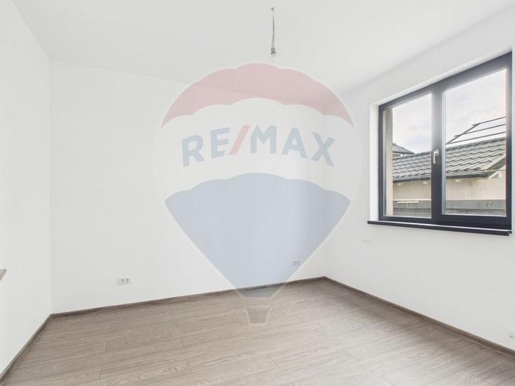 Vila moderna 5 camere P+1 de vanzare in Crevedia - 8