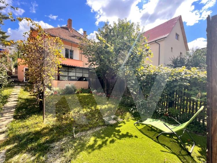 Casa pe un singur nivel cu 3 camere+pivnita. Pod si curte-Zona Sub Arini - 2