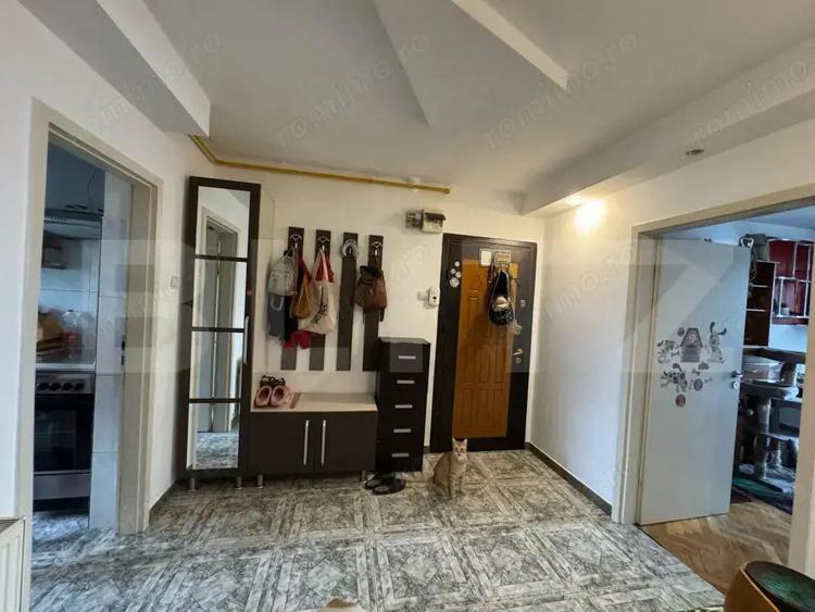 Apartament de vanzare, cu 3 camere decomandat, 61 mp, zona Progresul - 9