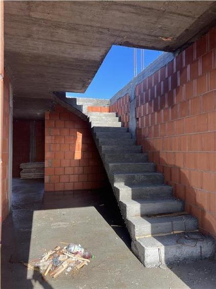 Apartament cu 3 camere decomandat în Sântandrei