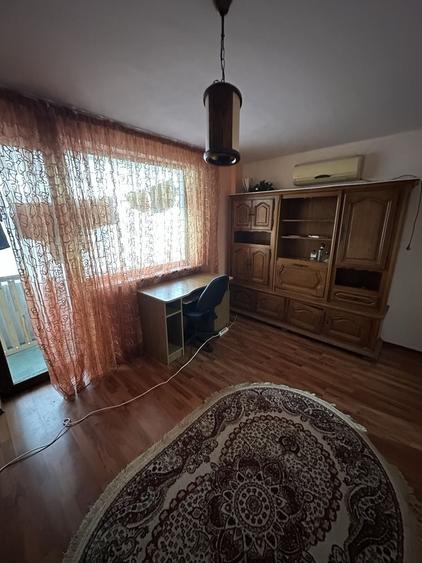Apartament cu 3 camere în Cornișa