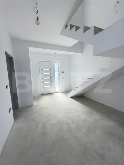 Duplex cu 4 camere cu Canalizare în Dumbrăvița