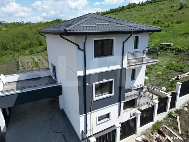 Casă cu 4 camere cu Teren 943 Mp în Central