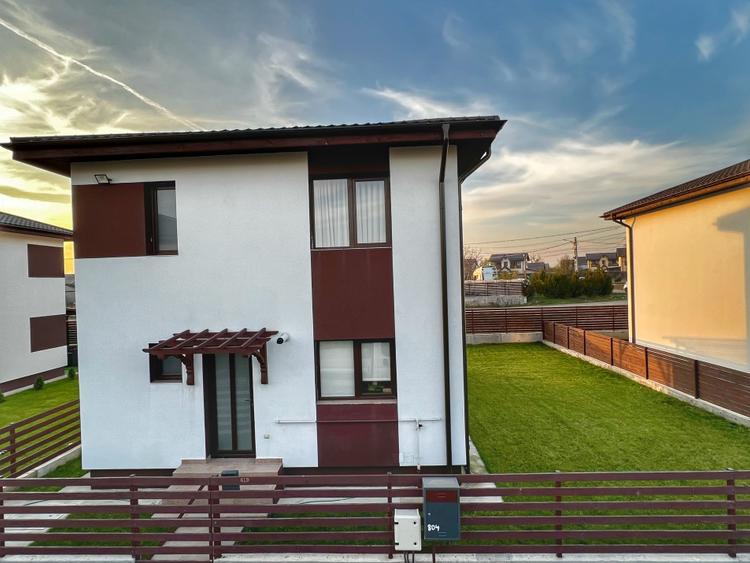 Casă individuală cu 3 camere cu Teren 240 Mp în Joița