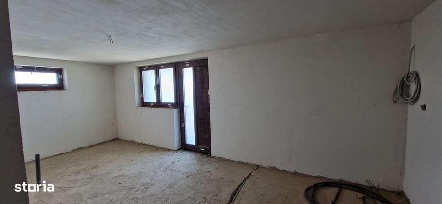 Casă cu 4 camere cu Teren 2700 Mp în Fălticeni