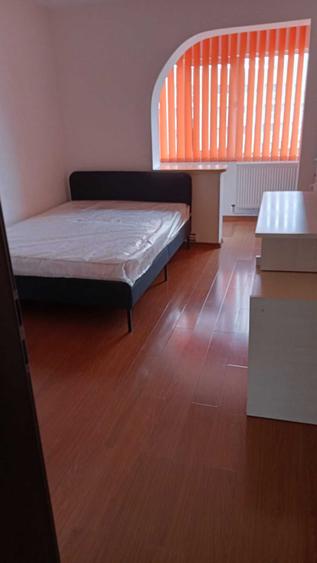 Apartament cu 3 camere în Dristor