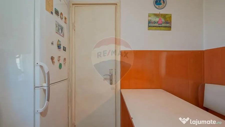 Apartament cu 4 camere semidecomandat în Stupini