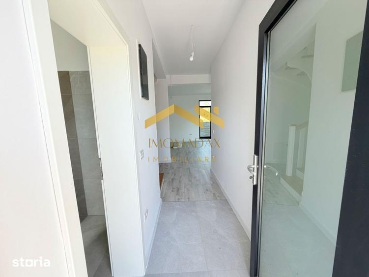 Casă cu 4 camere cu Teren 265 Mp în Sânmihaiu Român
