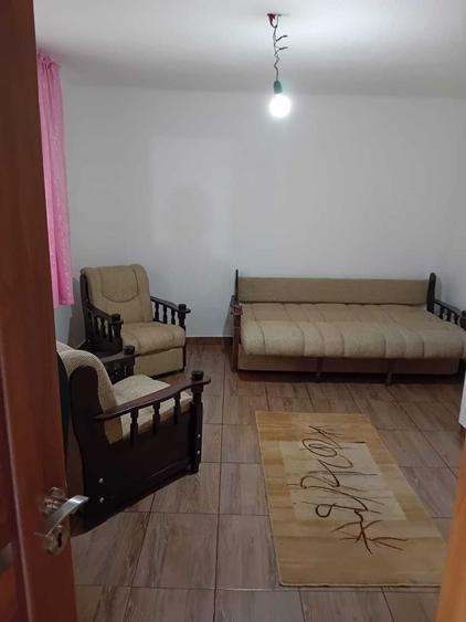 Casă cu 2 camere în Tomești