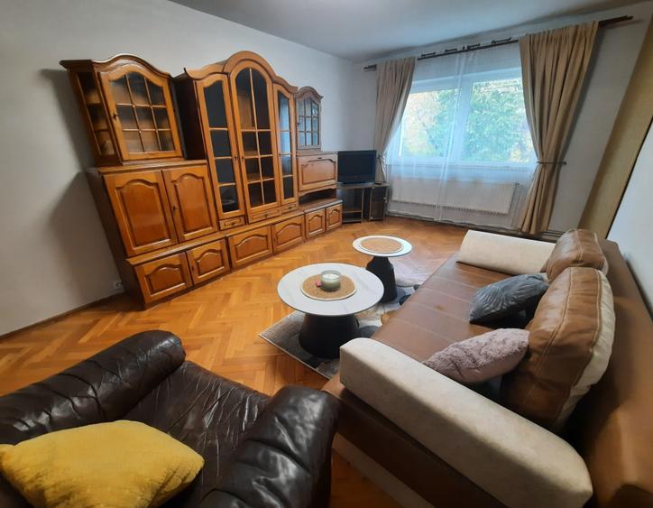 Apartament cu 2 camere decomandat în Hipodrom 3