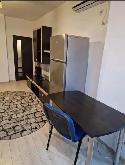 Apartament cu 2 camere semidecomandat în Mihai Bravu