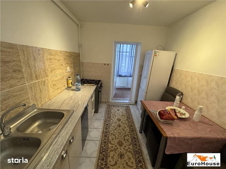 Apartament cu 2 camere decomandat în Cetate — fotografia 1