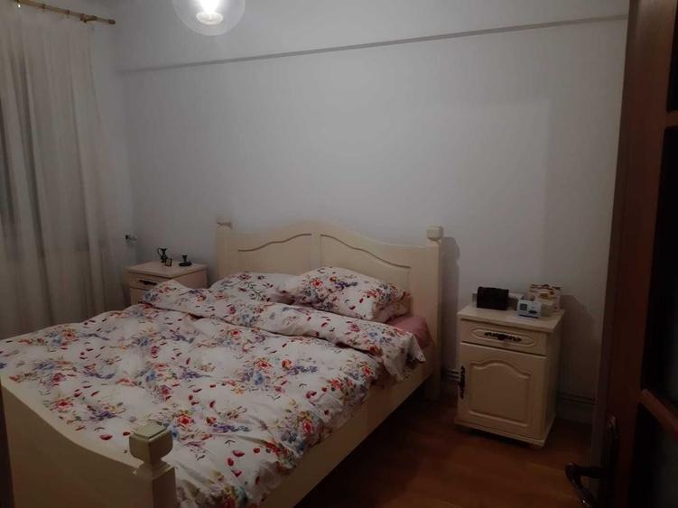 Apartament cu 3 camere decomandat în Păcurari