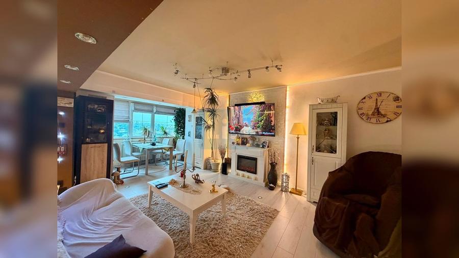 Apartament cu 4 camere în Mazepa 1