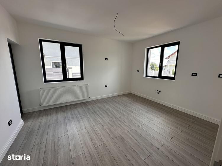 Casă cu 4 camere cu Teren 400 Mp în Mihai Eminescu