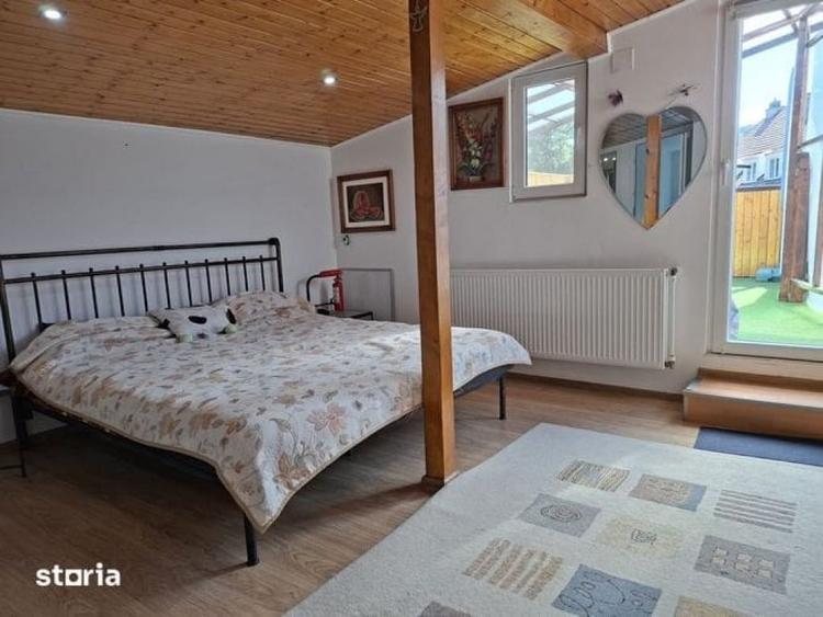 Casă cu 3 camere cu Teren 1600 Mp în Central