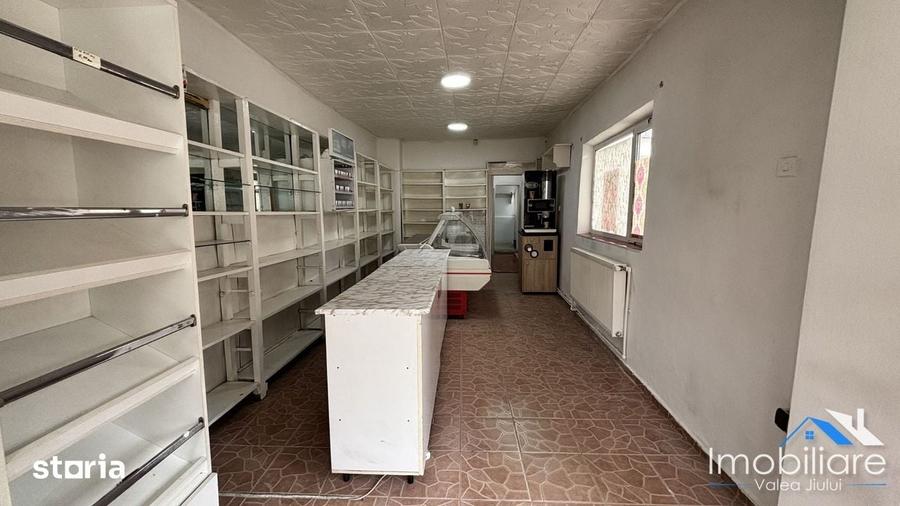 Spațiu comercial, de 40 mp, în Petros