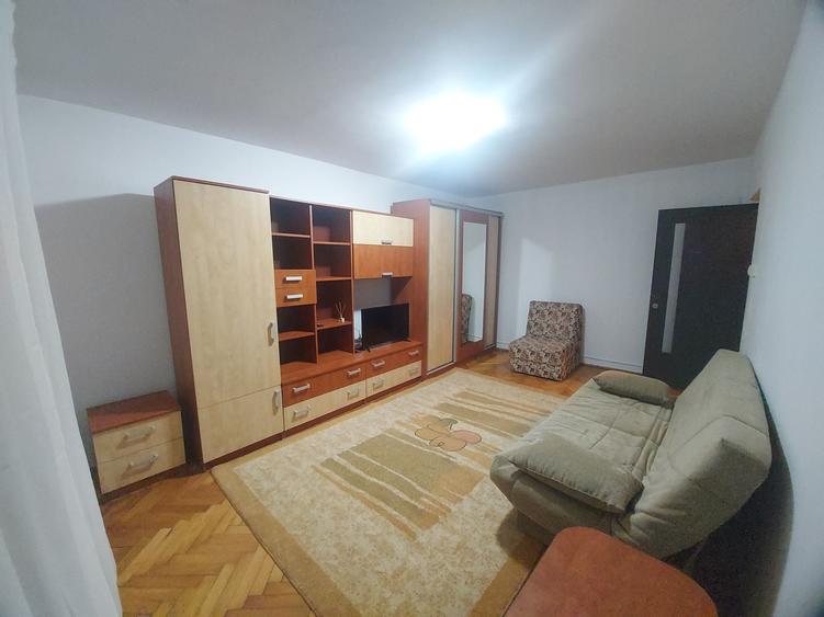 Garsonieră decomandată în Central
