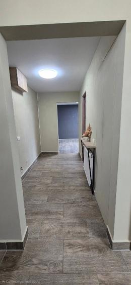 Ofer spre închiriere spațiu comercial – 60 mp, parter bloc zona centrala - 7