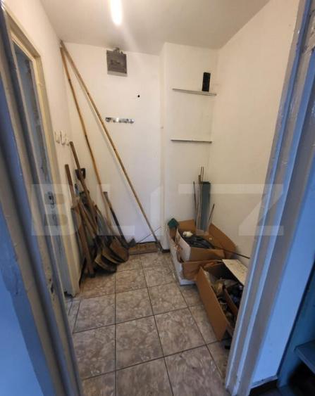 Spatiu comercial de vanzare, zona Micro III - 5