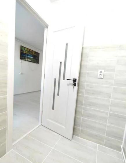 Garsoniera decomandat - zona Noua - 6